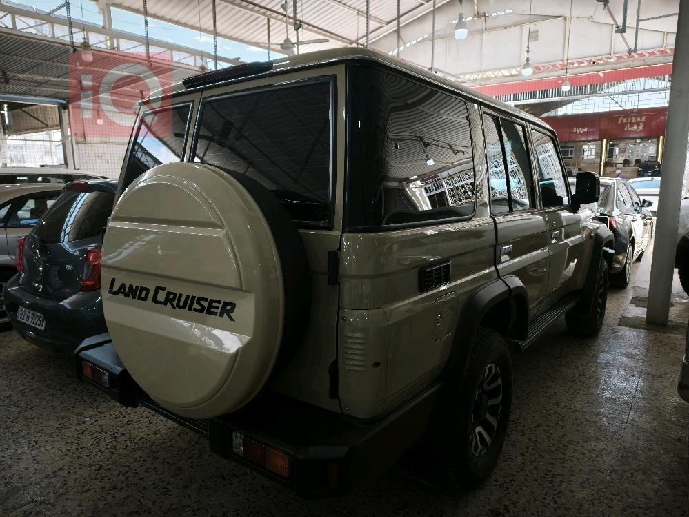 تويوتا لاند كروزر 70